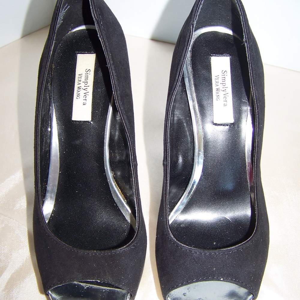 Vera Wang, Simply Vera black  stiletto platform - Picture 2 of 8
